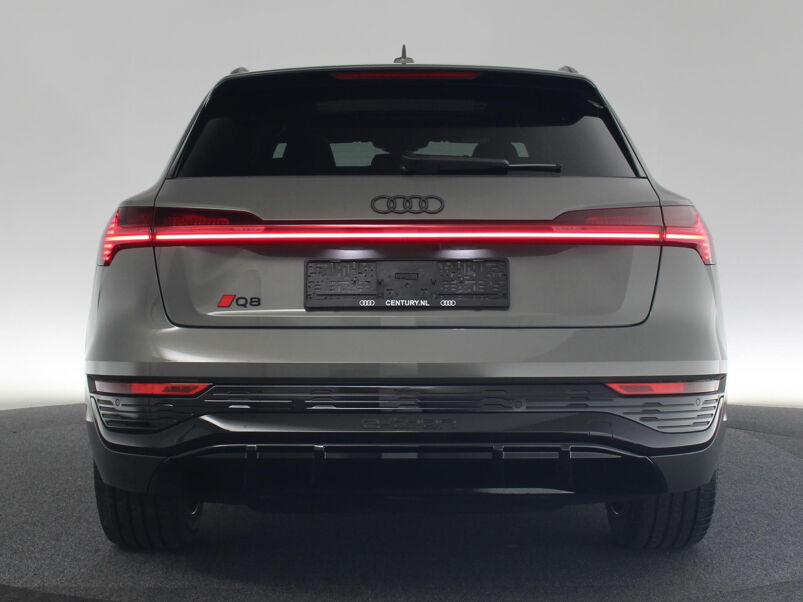 Audi Q8 e-tron S Edition 50 250kw/340pk 95Kwh |PANORAMADAK | VOL LEDER | B&O | KEYLESS |TREKHAAK |