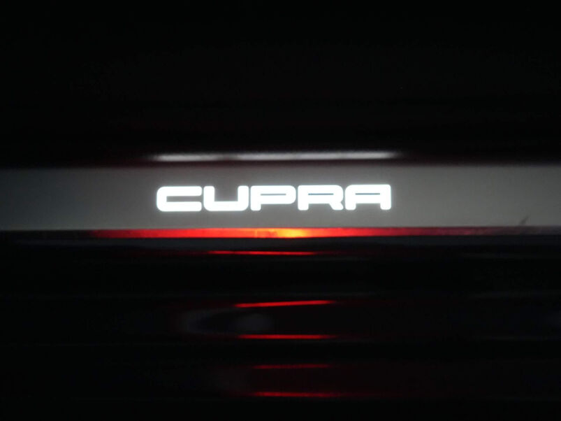 CUPRA Leon Sportstourer 1.4 e-Hybrid Essential Navi / Clima / Adaptive Cruise / LED