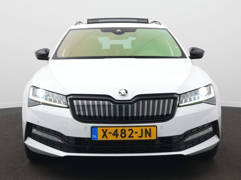 Škoda Superb Combi Combi 1.4 TSI iV Sportline Business DSG / Elek. Trekhaak / Panodak / Elek. Stoel