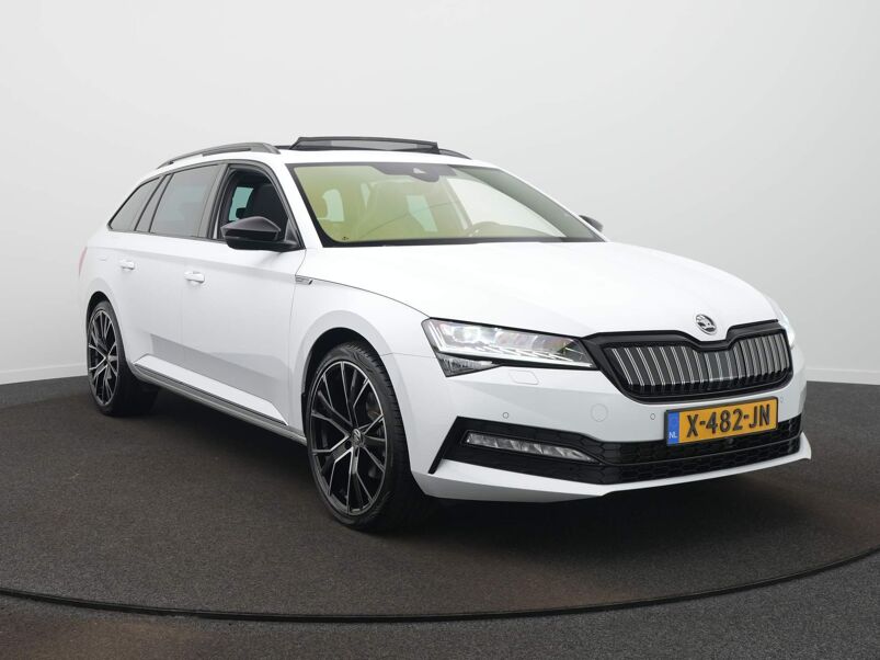 Škoda Superb Combi Combi 1.4 TSI iV Sportline Business DSG / Elek. Trekhaak / Panodak / Elek. Stoel