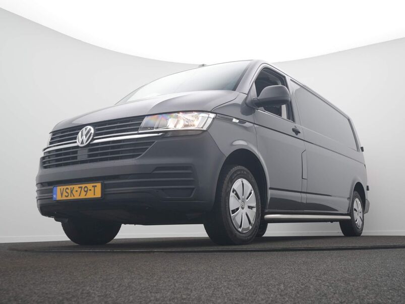 VW-Bedrijfswagens Transporter 2.0 TDI L2H1 28 Economy Business Metallic / Navigatie / Betimmering