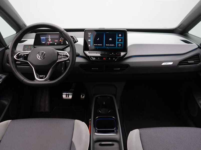 Volkswagen ID.3 First Plus 58 kWh / Adaptive Cruise Control / Navigatie / Stoelverwarming