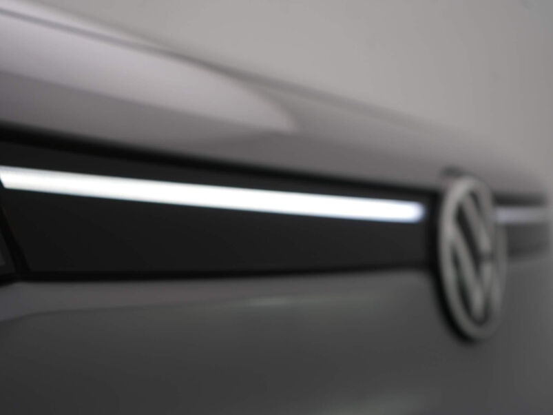 Volkswagen ID.5 Pro 77 kWh / Warmtepomp / Adaptive Cruise Control / Camera / Stoelverwarming