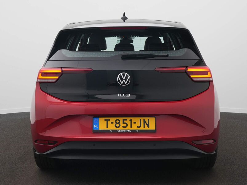 Volkswagen ID.3 Pure 45 kWh Adaptive Cruise Control / Navigatie / 18" LM