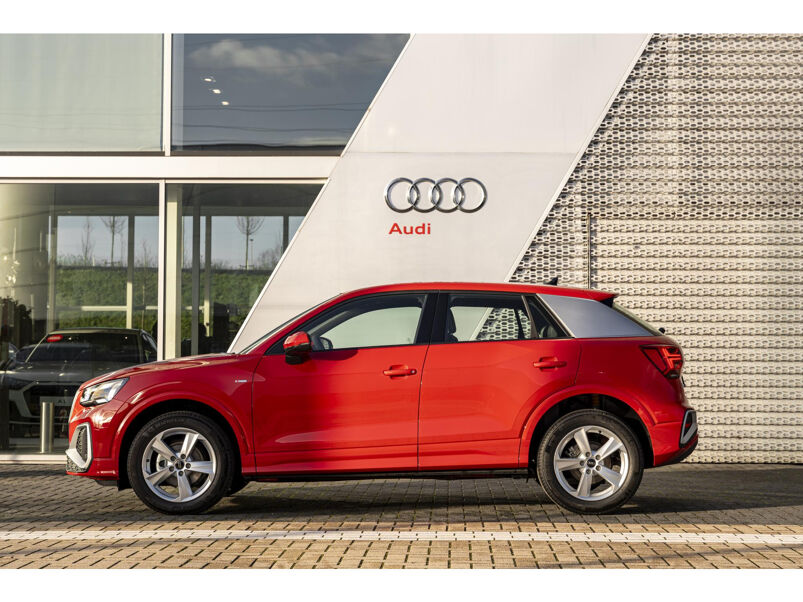 Audi Q2 S Edition 35 TFSI 110 kW / 150 pk Hatchback 6 vers | TREKHAAK |