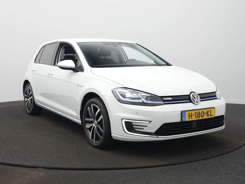 Volkswagen e-Golf E-DITION Navigatie - Cruise - 17 Inch