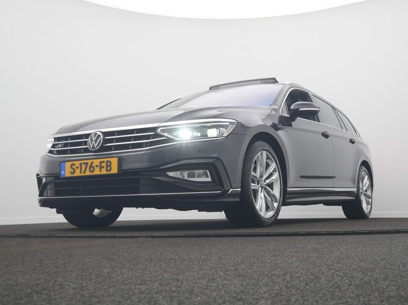 Volkswagen Passat Variant Variant 1.5 TSI R-Line Business + DSG / R-Line / Panoramadak / Leer / Adaptive cruise / Harman-Kardon