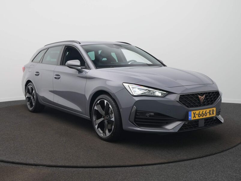 CUPRA Leon Sportstourer 1.4 e-Hybrid Schaalstoelen | Elek. Trekhaak | Adap. Cruise | Camera | Sfeerverlichting