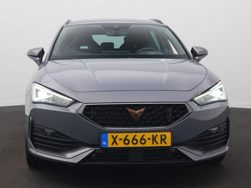 CUPRA Leon Sportstourer 1.4 e-Hybrid Schaalstoelen | Elek. Trekhaak | Adap. Cruise | Camera | Sfeerverlichting