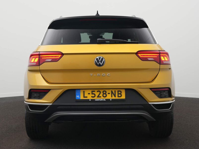 Volkswagen T-Roc 1.0 TSI Style Winterpakket - 17 Inch - Navigatie - Clima