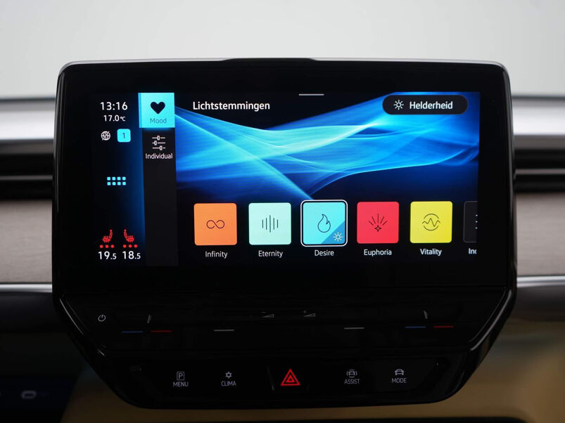 Volkswagen ID. Buzz Pro 77kWh Apple Carplay/Android Auto - Camera - 20 Inch - Navigatie