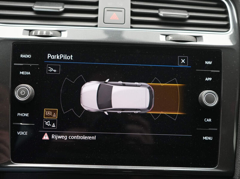 Volkswagen e-Golf E-DITION Adaptive cruise / Virtual cockpit / Navi / Achteruitrijcamera