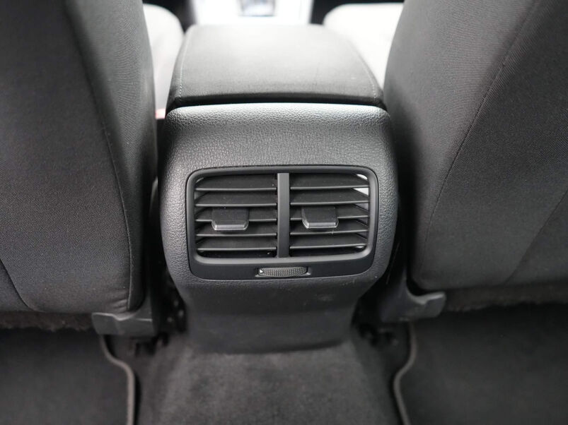 Volkswagen e-Golf E-DITION Adaptive cruise / Virtual cockpit / Navi / Achteruitrijcamera