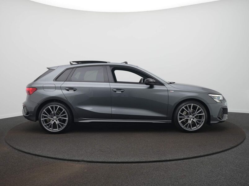 Audi A3 Sportback Sportback 30 TFSI S edition S-Line | Panoramadak | Black-Optiek | Climate | 19 inch