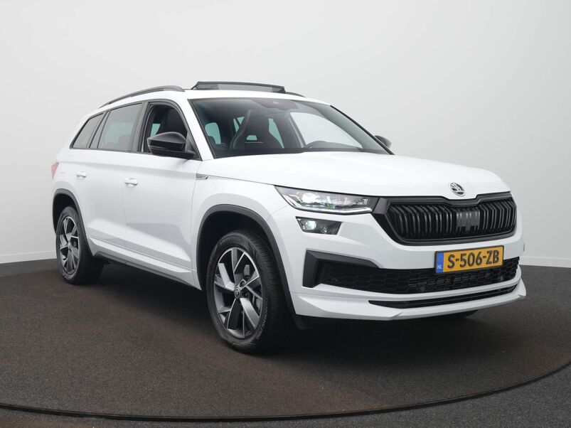 Škoda Kodiaq 1.5 TSI Sportline Business 7p. DSG / Panodak / Elek. Trekhaak / Camera / Elek. Stoel