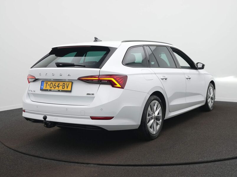 Škoda Octavia Combi Combi 1.0 e-TSI Sport Business DSG / Stoelverwarming / Elek. Trekhaak / Navigatie