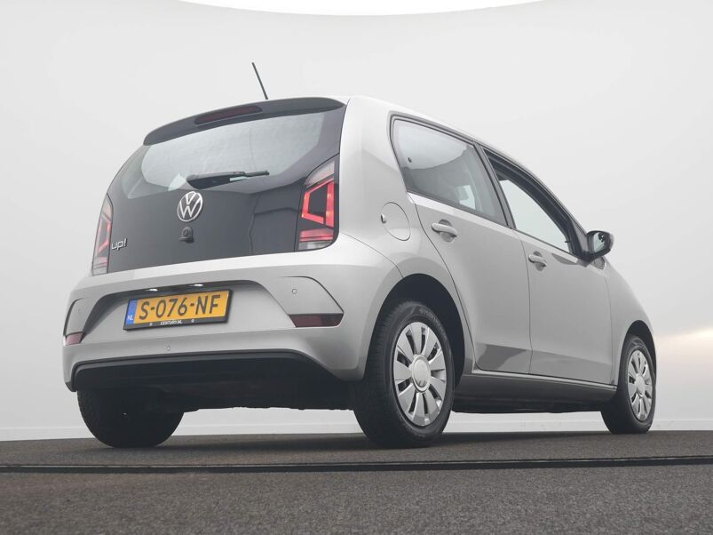 Volkswagen Up! 1.0 Clima / Camera / Metallic