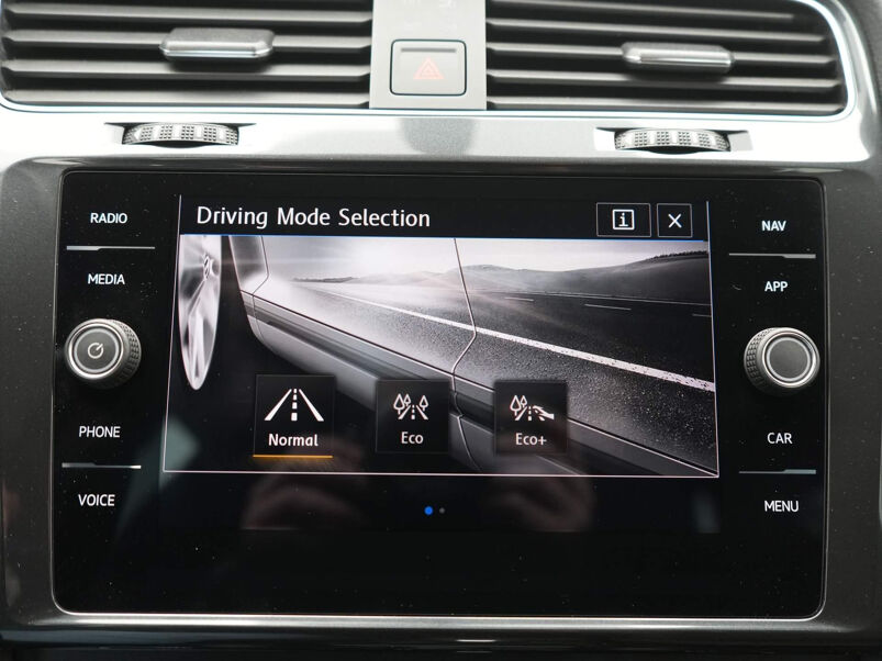 Volkswagen e-Golf E-DITION Navigatie / LMV / Metallic