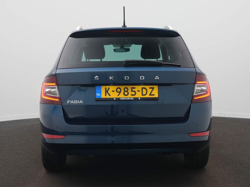 Škoda Fabia Combi Combi 1.0 TSI Ambition / Sensoren / Carplay / Climate