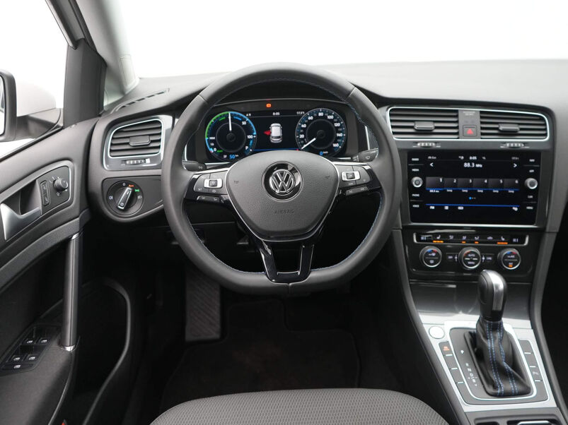 Volkswagen e-Golf E-DITION / Navi / Clima / Camera / Adapt. Cruise