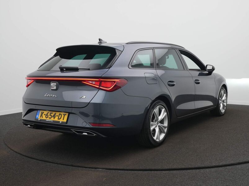 SEAT Leon Sportstourer 1.5 eTSI FR Launch Edition / Acc / Sensoren / Navigatie