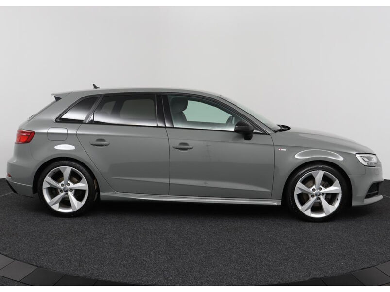 Audi A3 Sportback Sportback 35 TFSI CoD Advance Sport | S Line | LED | zwart optiek