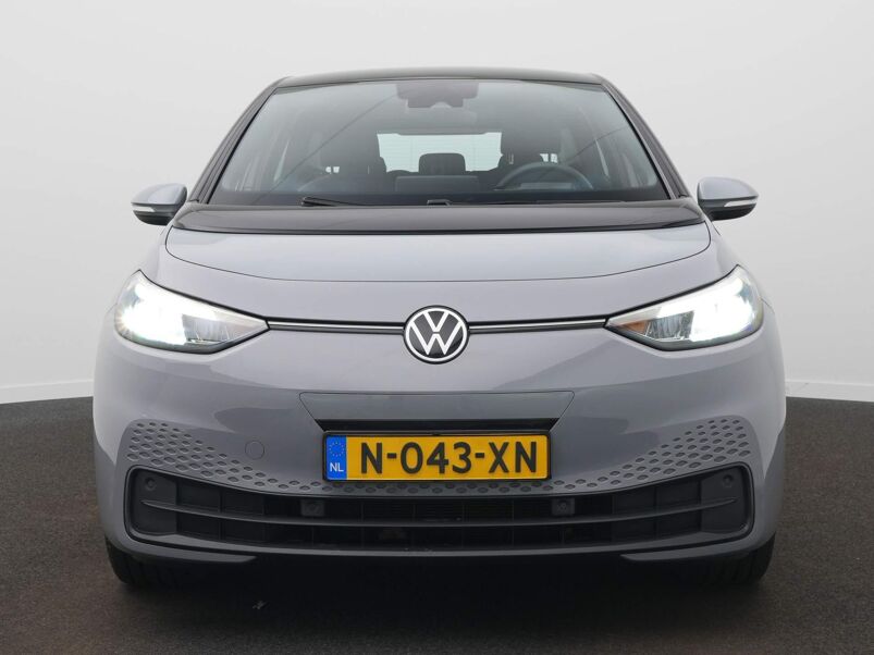 Volkswagen ID.3 Pure 45 kWh / Adap. Cruise / Navi / LED