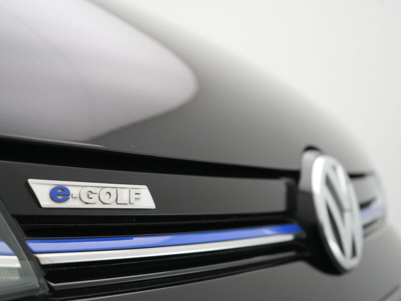 Volkswagen e-Golf E-DITION / Climate / Sensoren / LED / Navi