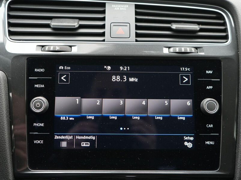 Volkswagen e-Golf E-DITION / Climate / Sensoren / LED / Navi