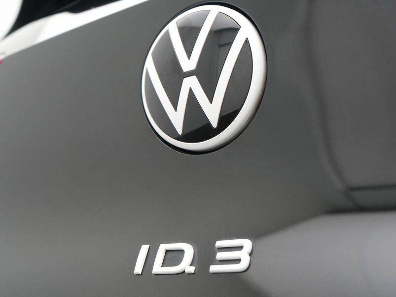 Volkswagen ID.3 First Plus 58 kWh / IQ-Light / Camera / Adap. Cruise / 19 Inch